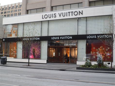 louis vuitton outlet mall